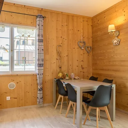 شاليه La Petite Chaumiere Avec Sauna *